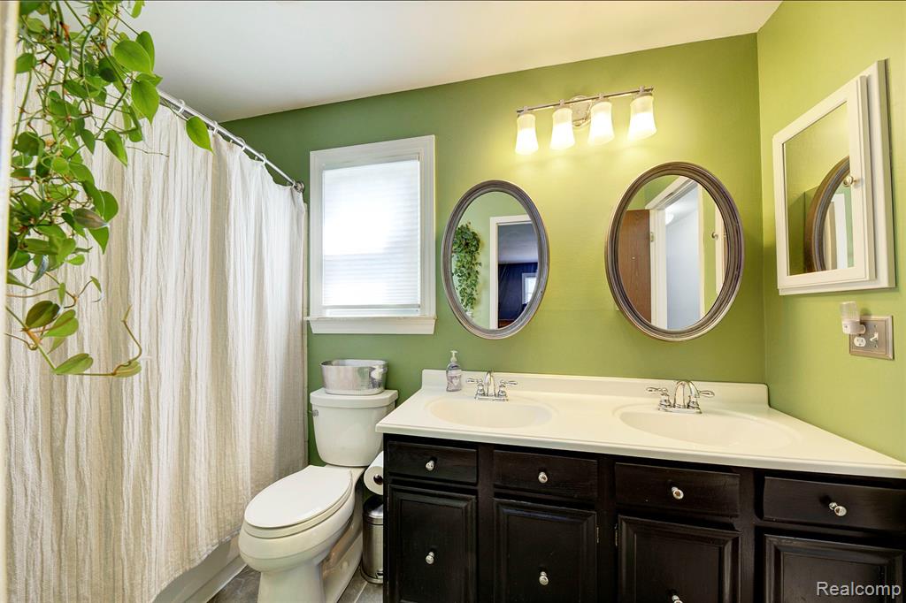 5646 New Meadow Drive, Ypsilanti, MI 48197 — Photo 31