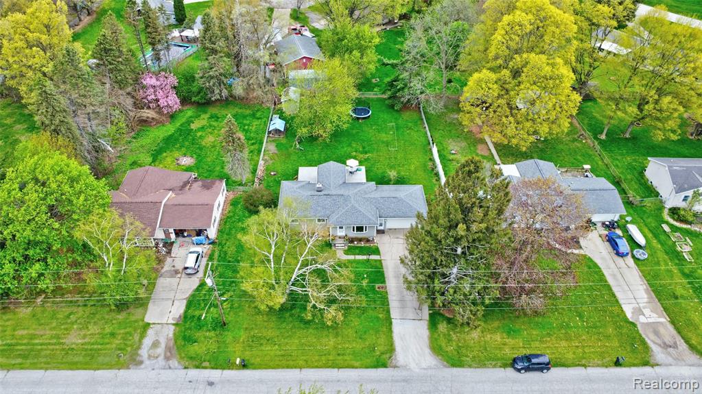 6437 Oriole Drive, Flint, MI 48506 — Photo 40