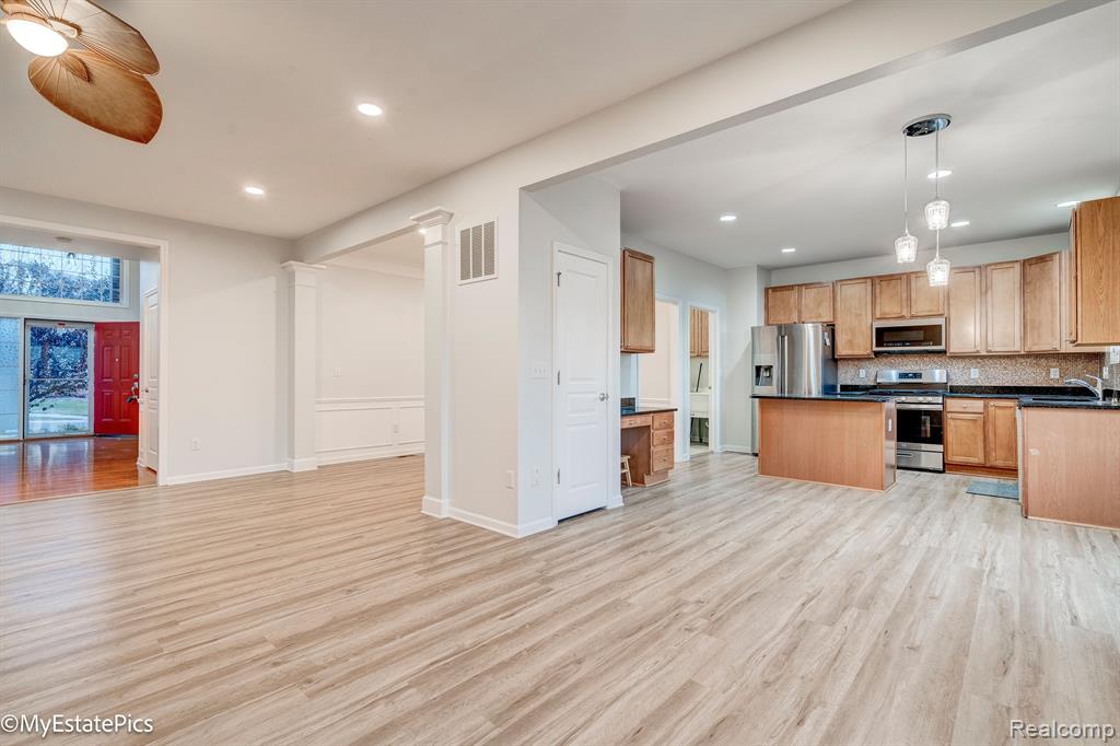 45101 BARTLETT Drive, Novi, MI — Photo 12