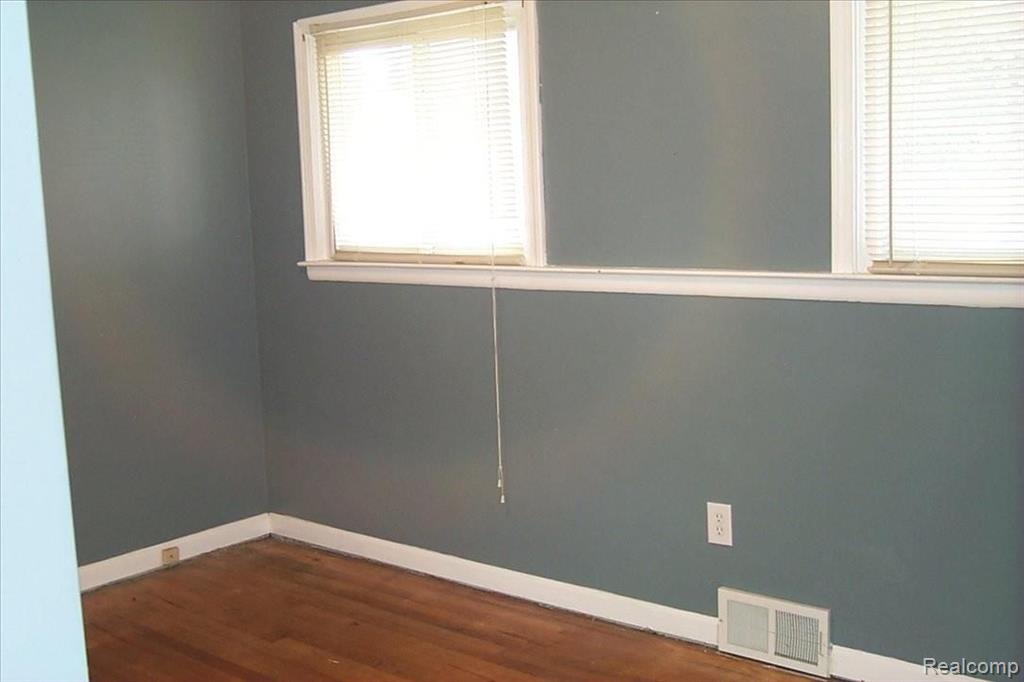 4924 Sashabaw Road, Clarkston, MI — Photo 11
