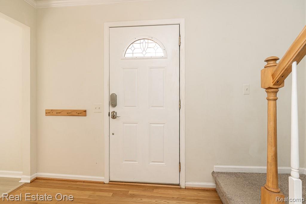 619 Whitney Drive, Rochester Hills, MI 48307 — Photo 8