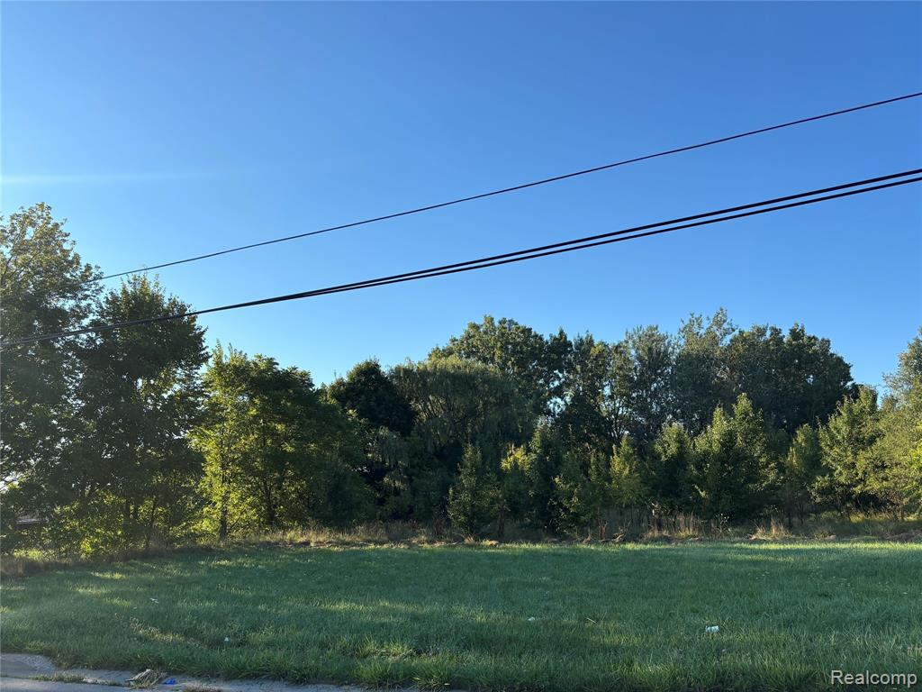 E E Carpenter Road, Flint, MI 48505 — front exterior