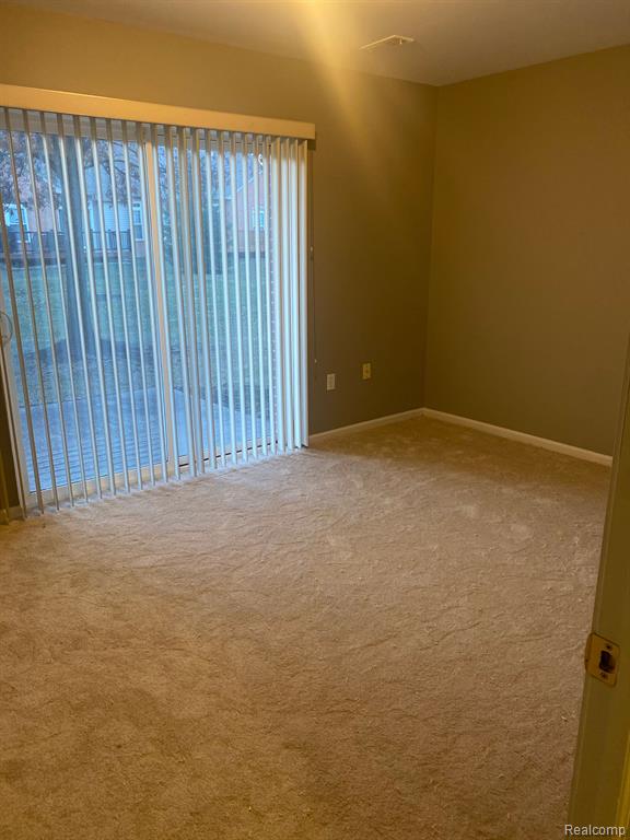 636 CHERRY ORCHARD Road, Canton, MI 48188 — Photo 20