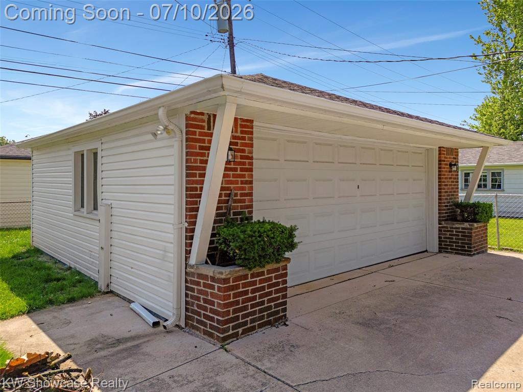 8936 Merriman Road, Livonia, MI 48150 — Photo 11