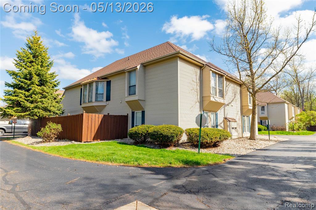 8127 Colony Drive, 23, Grosse Ile, MI 48138 — front exterior