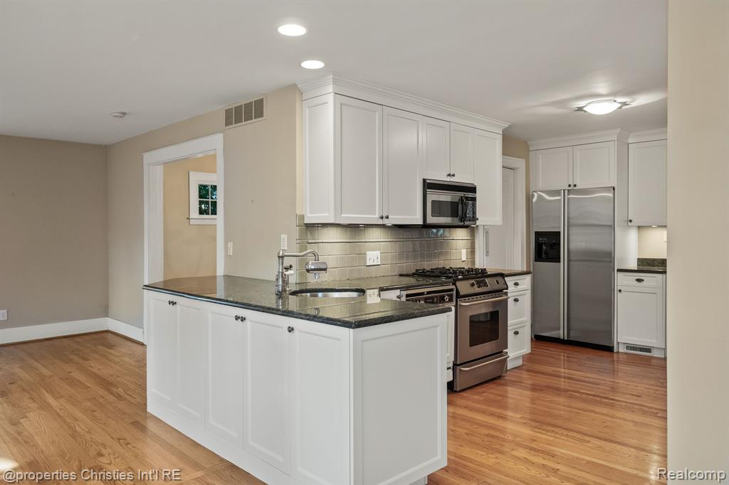 532 Wallace Street, Birmingham, MI 48009 — Photo 10