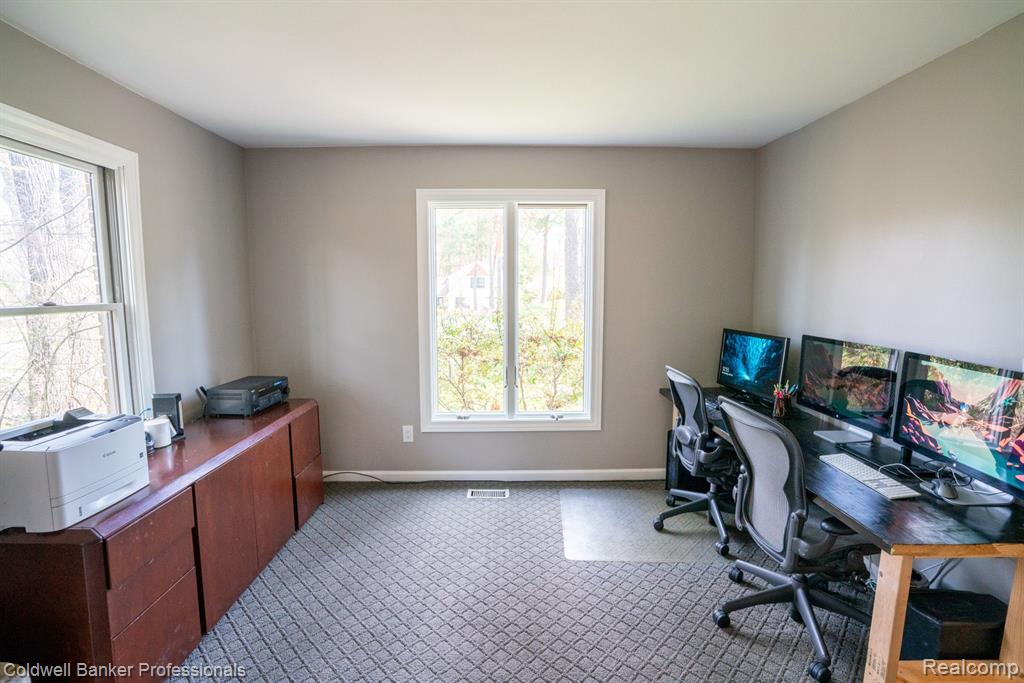 8177 FAWN VALLEY Drive, Clarkston, MI 48348 — Photo 5