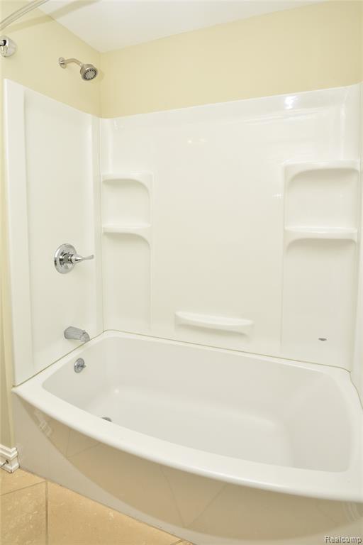 3800 Lakeview Boulevard, Orchard Lake Village, MI 48324 — Photo 34