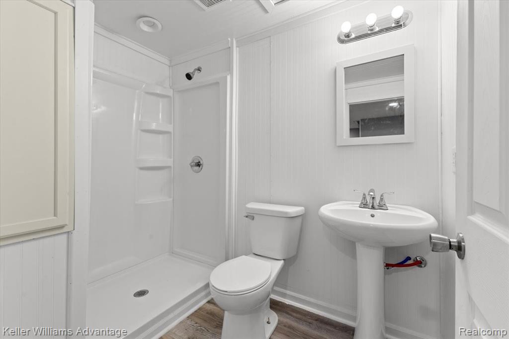 8228 Quincy Drive, Westland, MI — Photo 33