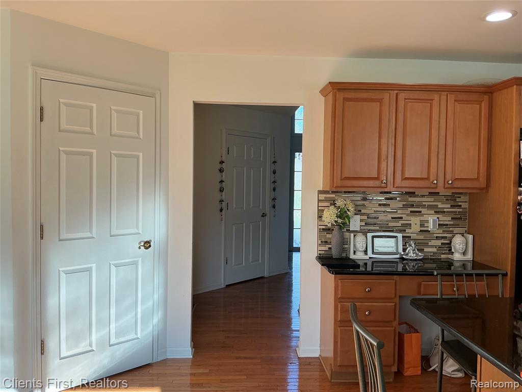 41074 Scarborough Lane, Novi, MI — Photo 37