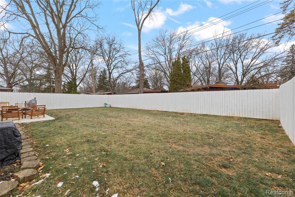 23016 Pembroke Avenue, Detroit, MI 48219 — Photo 7