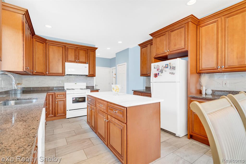 24986 Murray Street, Harrison Township, MI — Photo 18