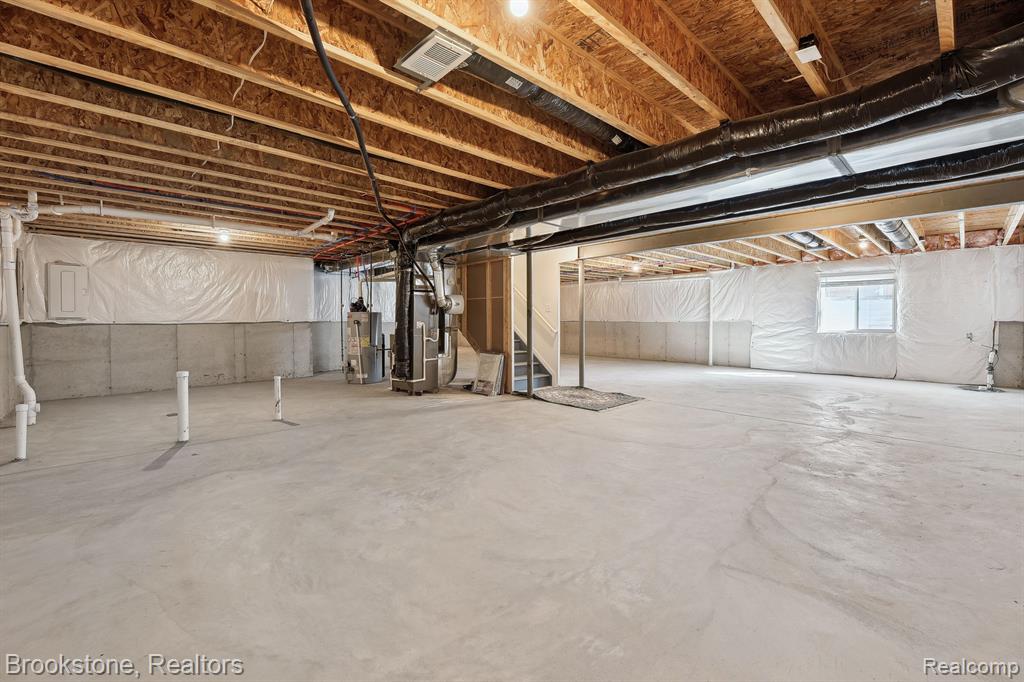 527 HOLMDALE Way, Ann Arbor, MI 48108 — Photo 34