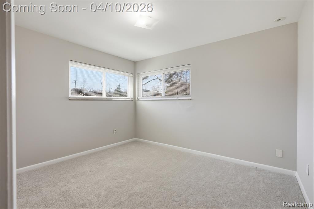 34164 Alta Loma Drive, Farmington, MI 48335 — Photo 21