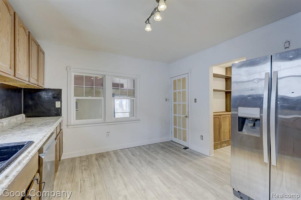 736 E Meyers Avenue, Hazel Park, MI 48030 — Photo 15