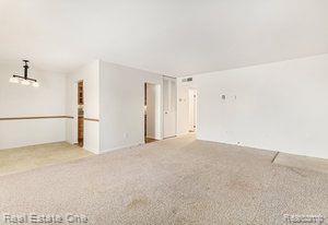 1814 COLONIAL VILLAGE Way, 2, Waterford, MI 48328 — Photo 4