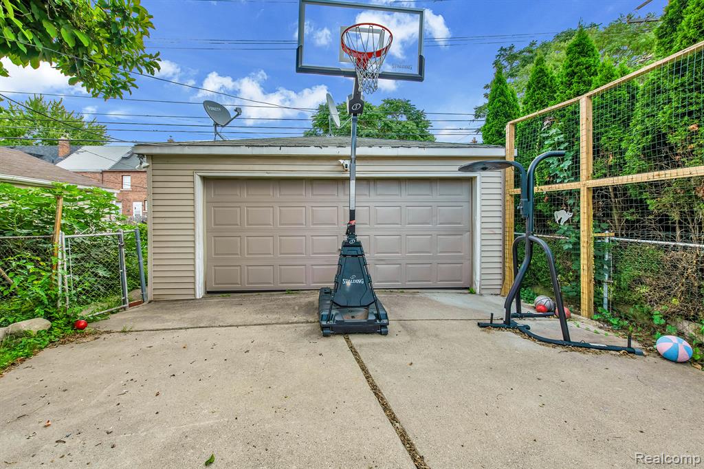 5832 APPOLINE Street, Dearborn, MI 48126 — Photo 26