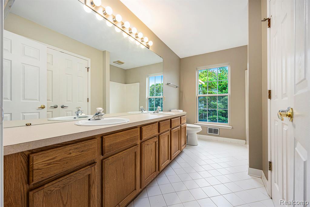 49620 Dunhill Drive, Macomb, MI 48044 — Photo 24