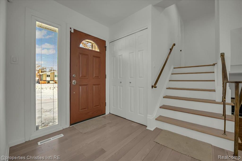 7252 STONEBROOK Road N, West Bloomfield, MI — Photo 6