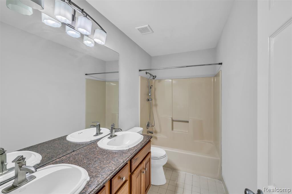 45077 Roundview Drive, Novi, MI — Photo 23