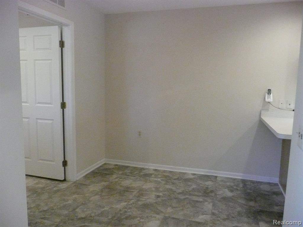 21372 MULBERRY Court, Farmington Hills, MI 48336 — Photo 8
