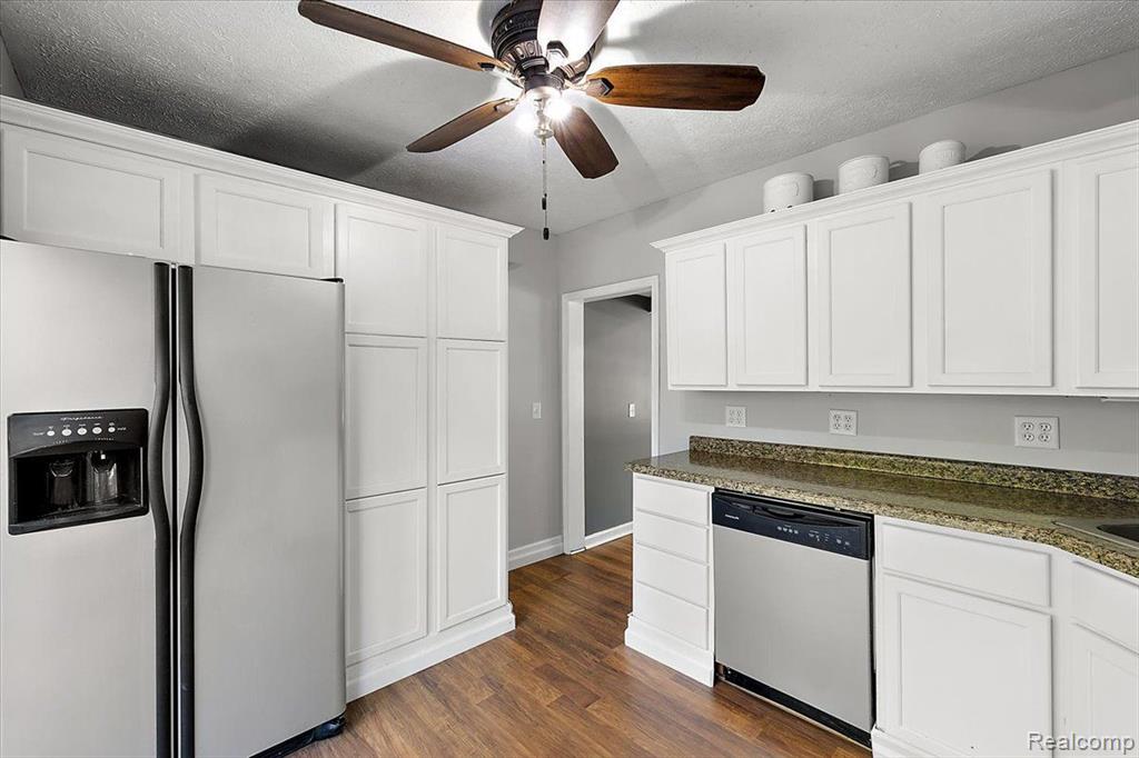 410 S ADAMS Street, Mount Pleasant, MI 48858 — Photo 12