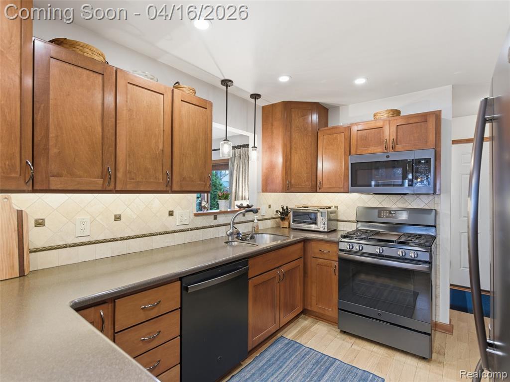 3363 Blasser Drive, Lake Orion, MI — Photo 25