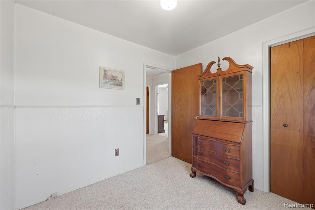 8964 Butwell Street, Livonia, MI 48150 — Photo 14