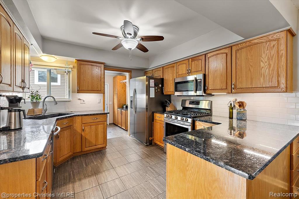 5970 Slate Drive, Troy, MI 48085 — Photo 10