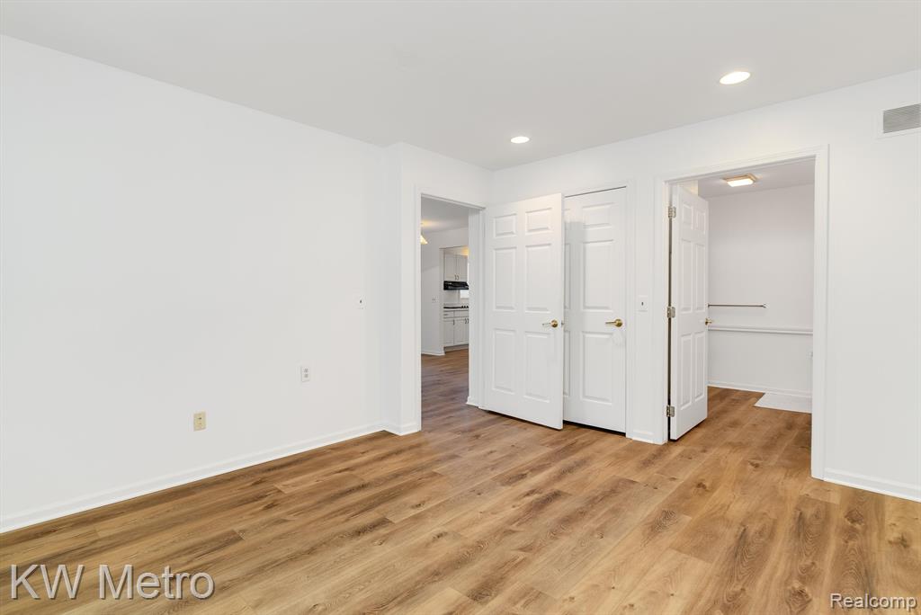 21305 Juniper Court, Farmington Hills, MI 48336 — Photo 21