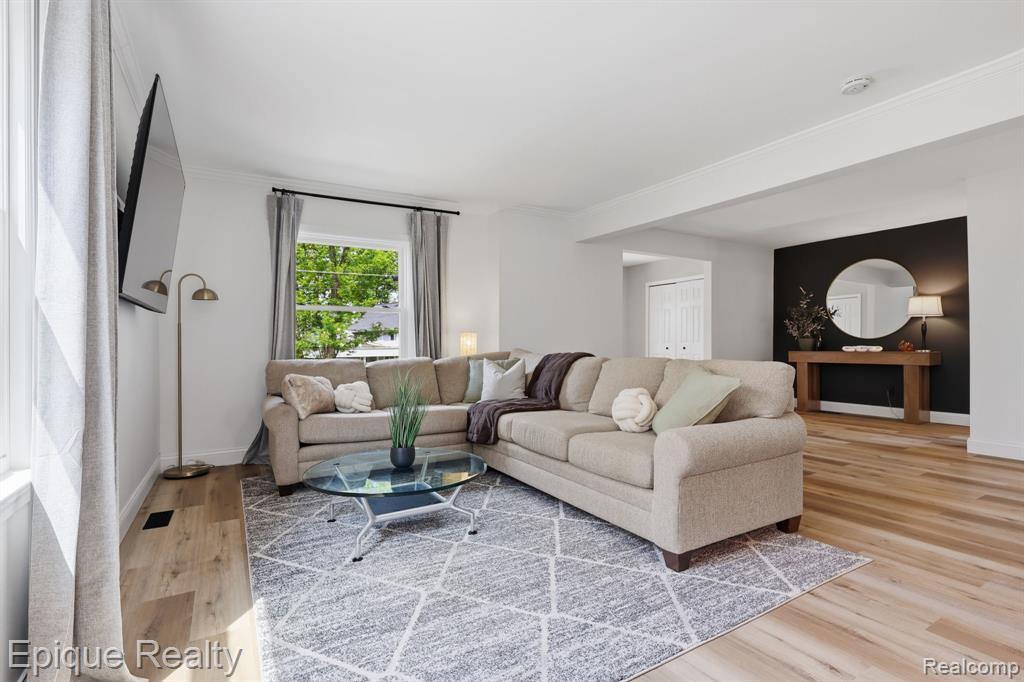 72 N North Shore Drive, Lake Orion, MI 48362 — Photo 8