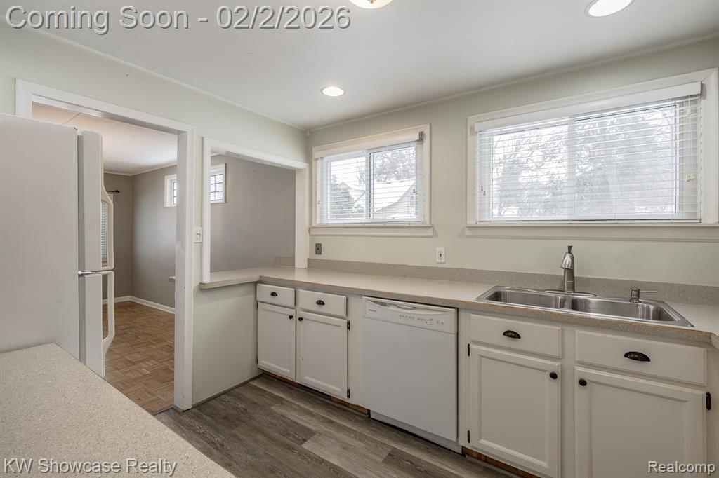 2161 E Euna, Wixom, MI 48393 — Photo 10