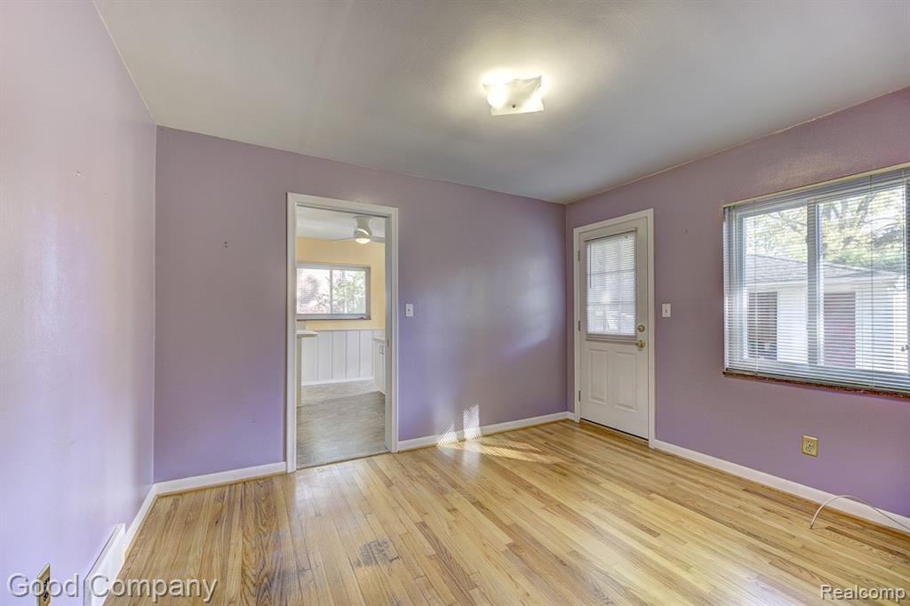 31160 E Rutland Street, Beverly Hills, MI 48025 — Photo 18