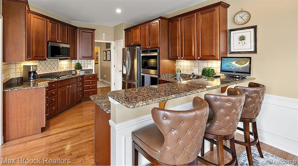 16956 Sycamore Court, Northville, MI 48168 — Photo 15