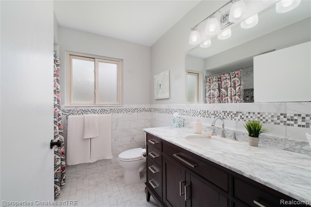 4228 Rosewold Avenue, Royal Oak, MI 48073 — Photo 22