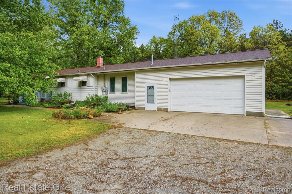 9715 Galatian Drive, Whitmore Lake, MI 48189 — Photo 3