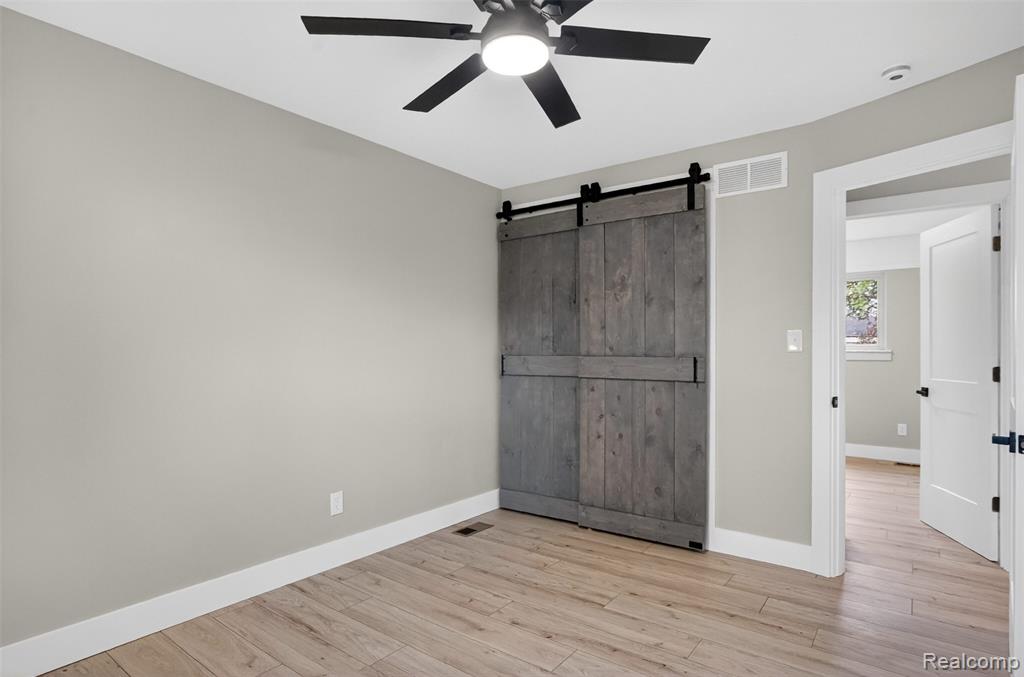 41851 Vanderbilt Drive, Sterling Heights, MI 48313 — Photo 16
