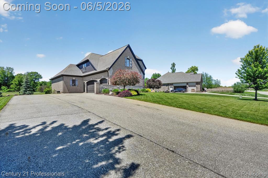 2212 Heidi Drive, Oxford, MI 48370 — Photo 2