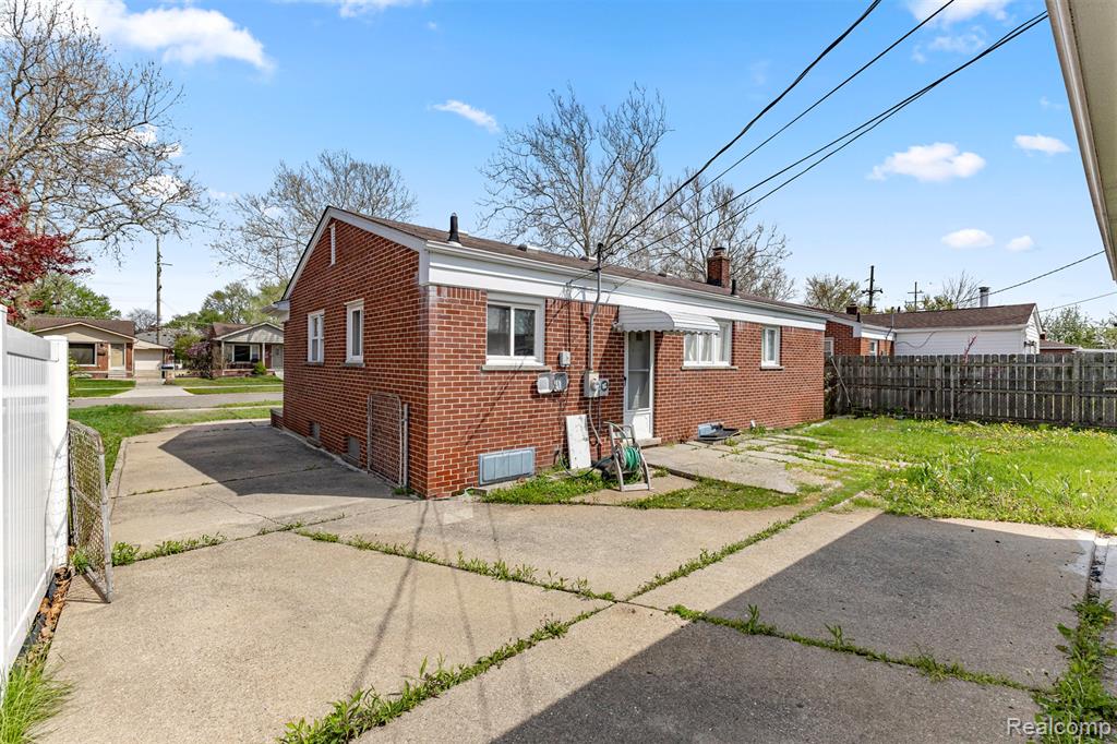 5755 Plainfield Street, Dearborn Heights, MI 48127 — Photo 25