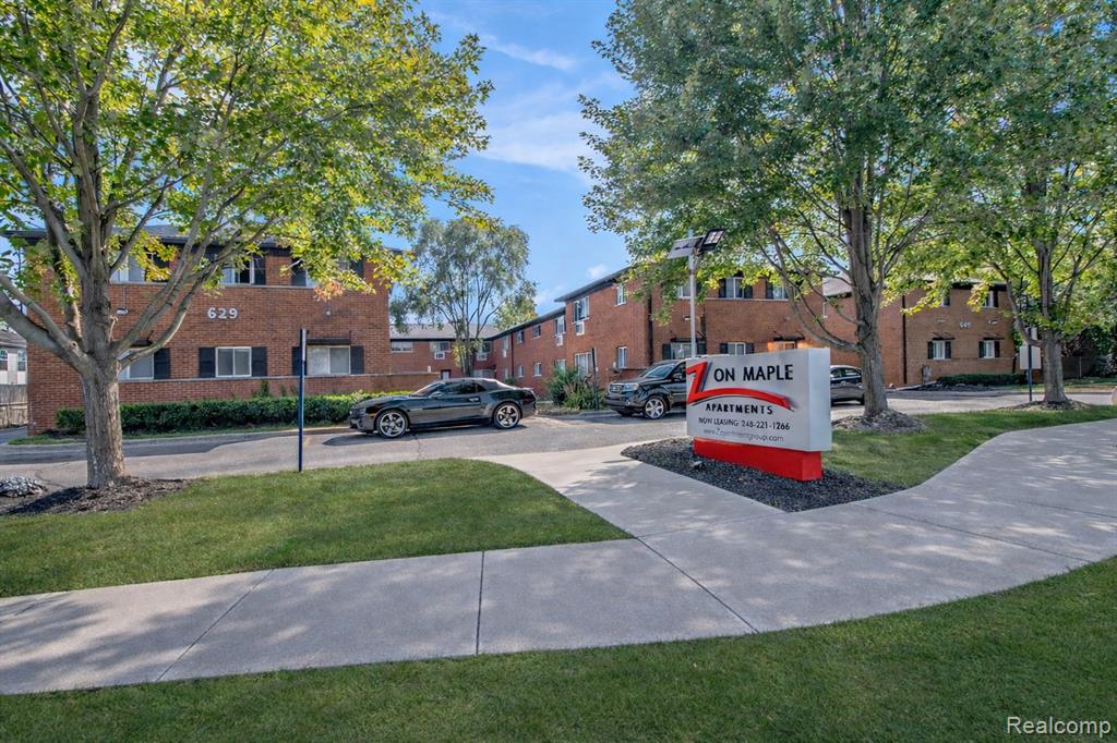 629 Maple Rd, Clawson, MI — front exterior