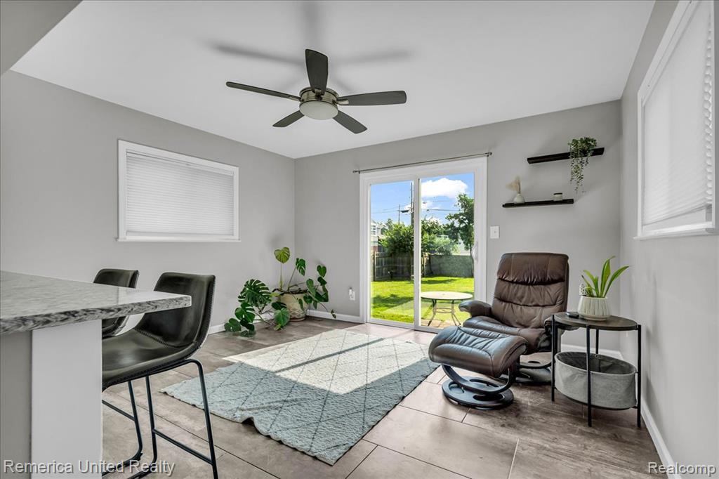 4240 Mandalay Avenue, Royal Oak, MI 48073 — Photo 9