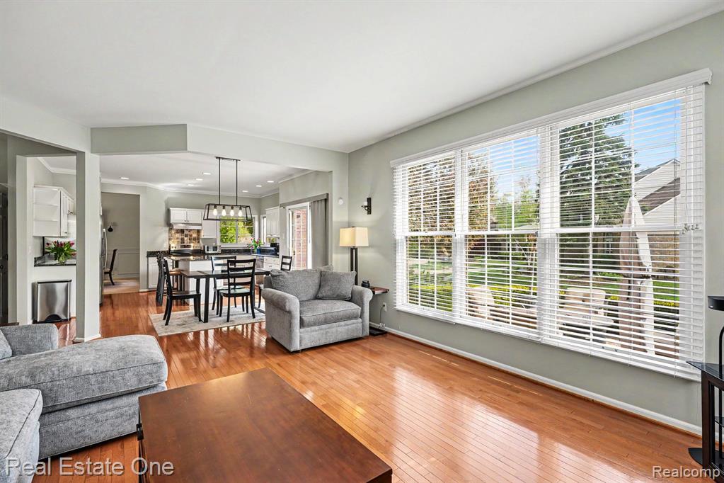 737 Woodfield Way, Rochester Hills, MI 48307 — Photo 11