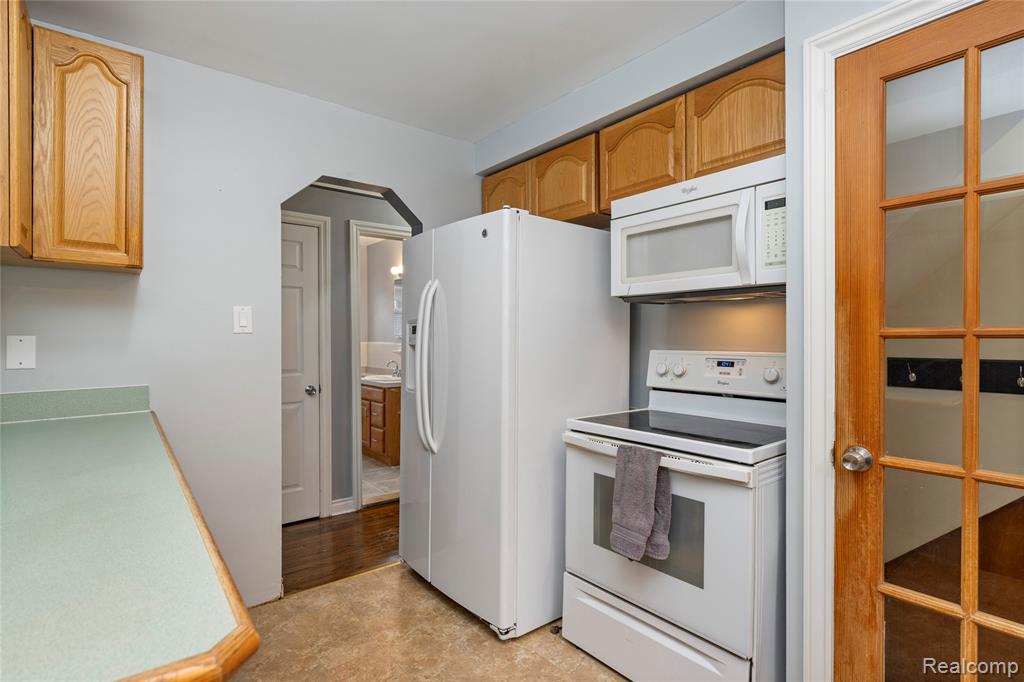 8928 Becker Avenue, Allen Park, MI 48101 — Photo 12