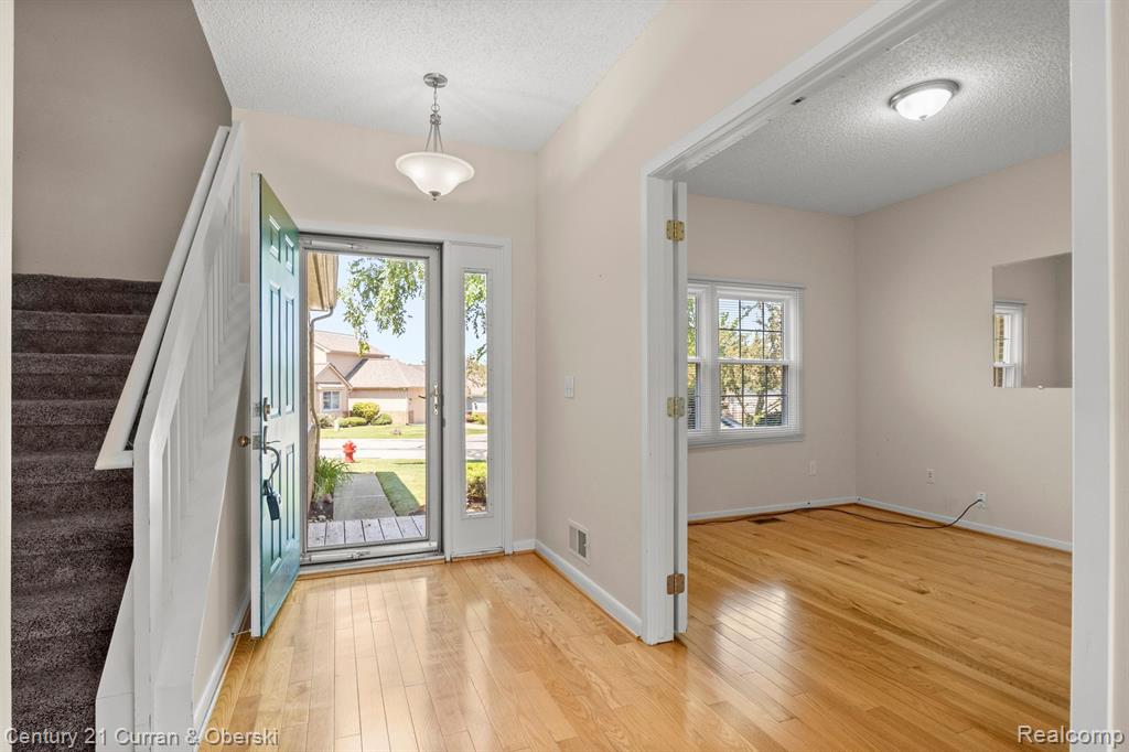 41665 CHARLESTON Lane, Novi, MI 48377 — Photo 5