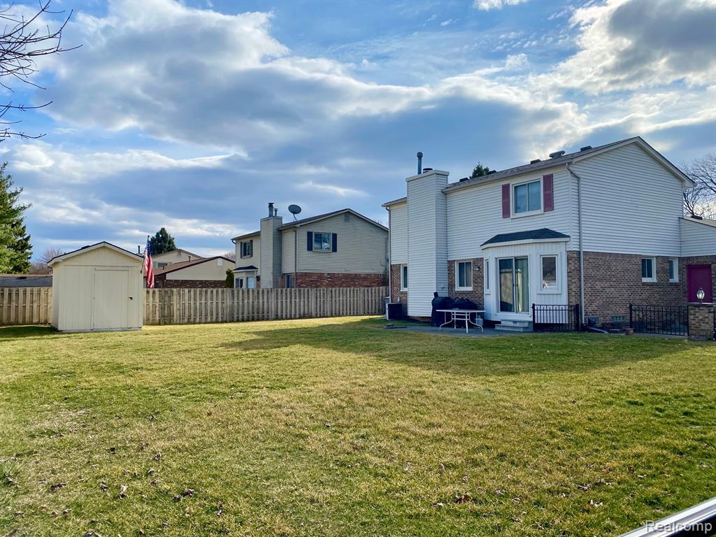 41962 STRATTON Drive, Clinton Twp, MI 48038 — Photo 10