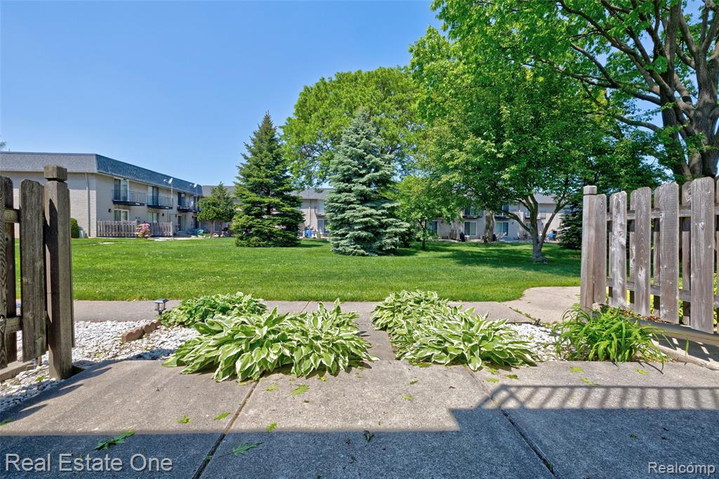 4456 15 Mile Road, Sterling Heights, MI 48310 — Photo 29