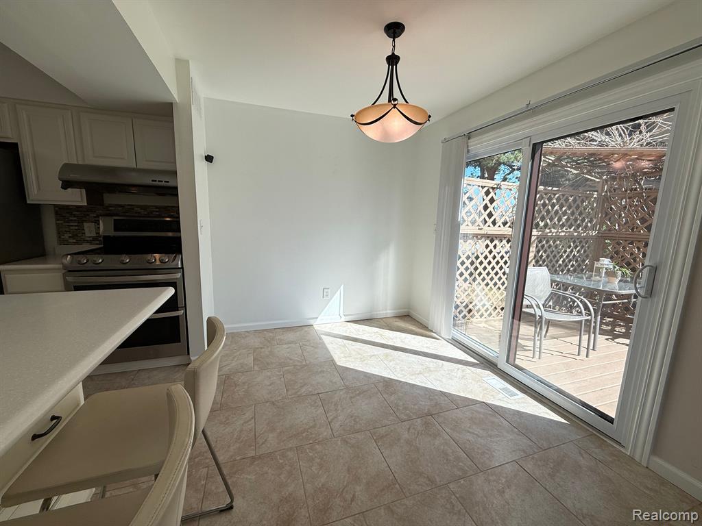 41636 BEDFORD Drive, 119, Canton, MI 48187 — Photo 18
