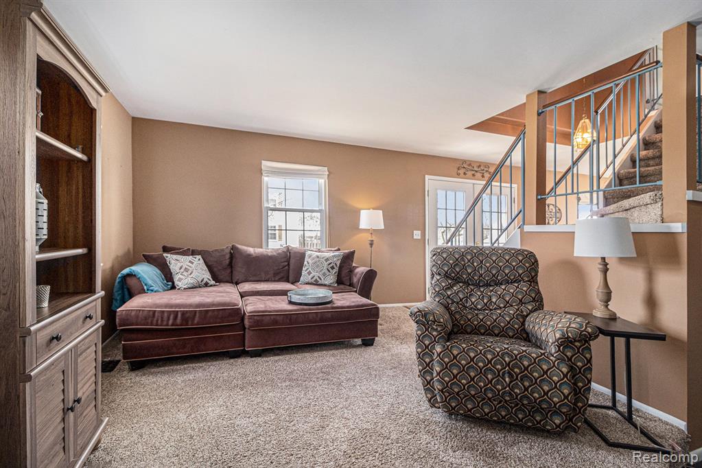 19338 OLD BRIDGE Court, Northville, MI 48167 — Photo 4