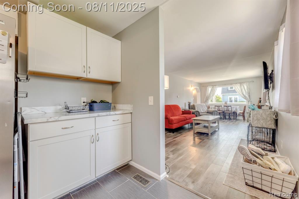 913 Michigan Street, Port Huron, MI 48060 — Photo 10