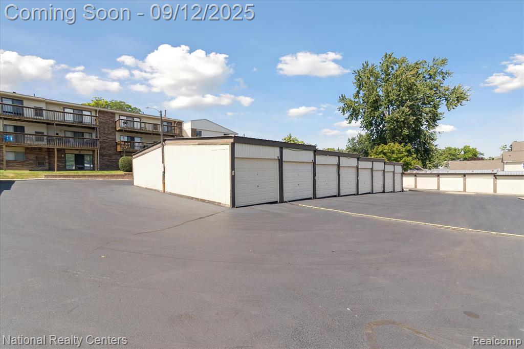 895 S Pontiac Trail, Walled Lake, MI 48390 — Photo 33